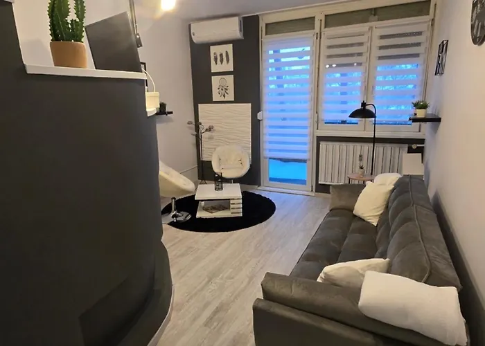 Akos Apartman セーケシュフェヘールヴァールの写真