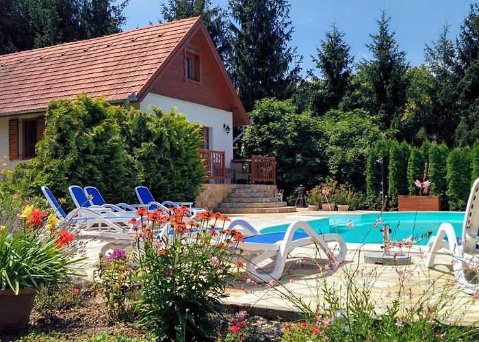 Affordable Luxury Villa With Pool Sauna Playground And Wifi Zalakoveskut photo